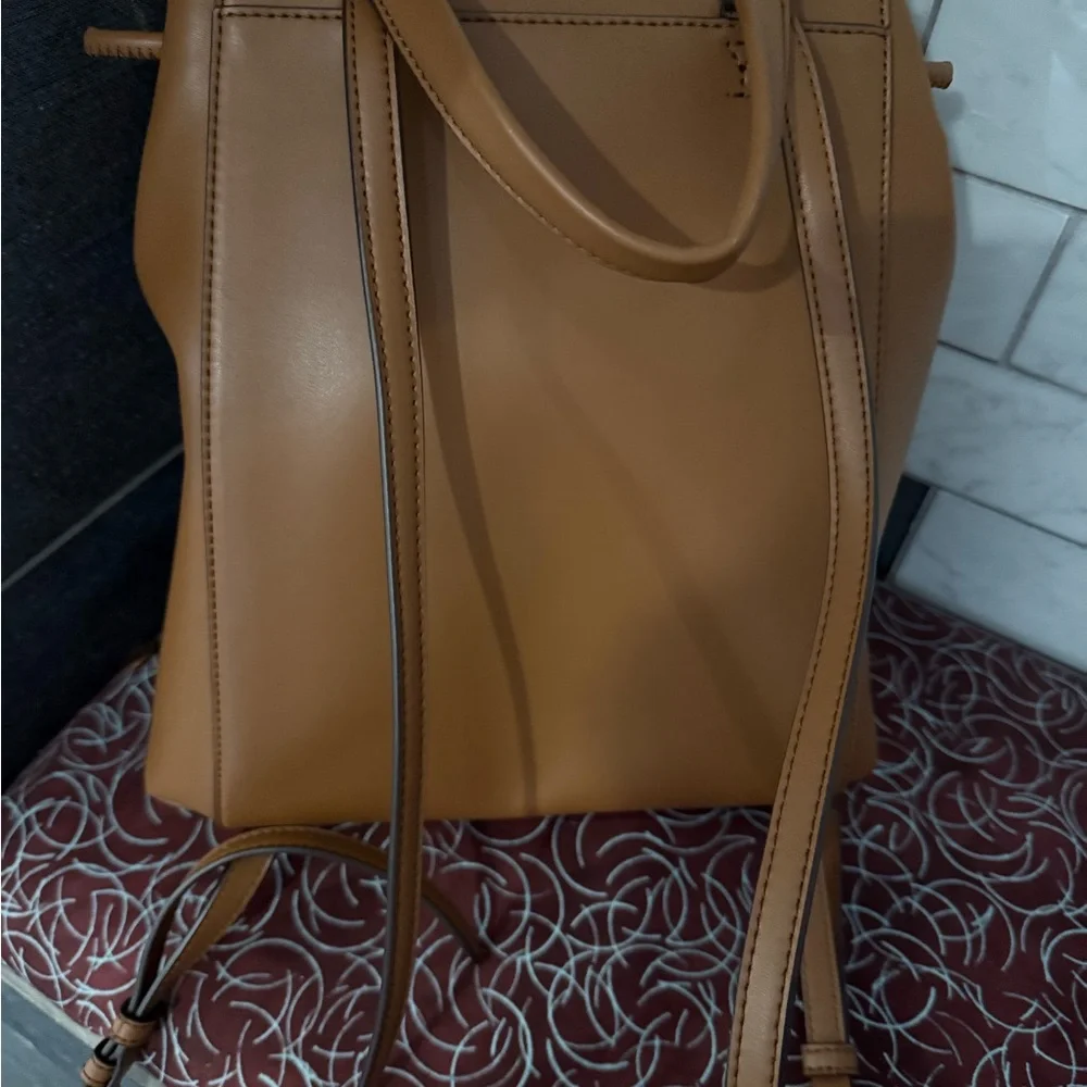Michael Kors Tan and Cream Signature Backpack- ALMOST New.. Tag still attached! - Picture 2 of 13